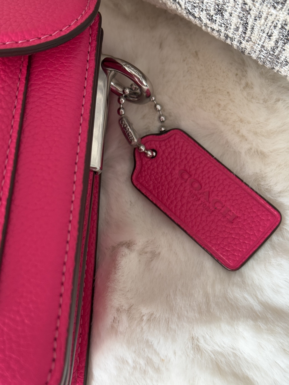 🌷 AUTH Coach Dragonfruit CH735 Fuchsia Pink Leather Tabby 26  Handbag Bag - Picture 13 of 16